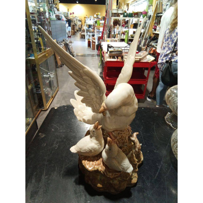 ESCULTURA PALOMAS TENGRA