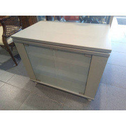 MESA TV GRIS RUEDAS TAPA...