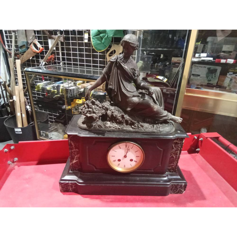 RELOJ CUERDA ANTIGUO FIGURA MUJER MARMOL