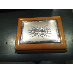 CAJA MADERA Y PLATA 