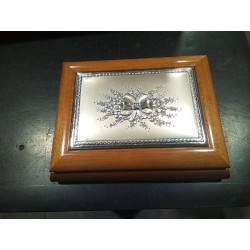 CAJA MADERA Y PLATA 