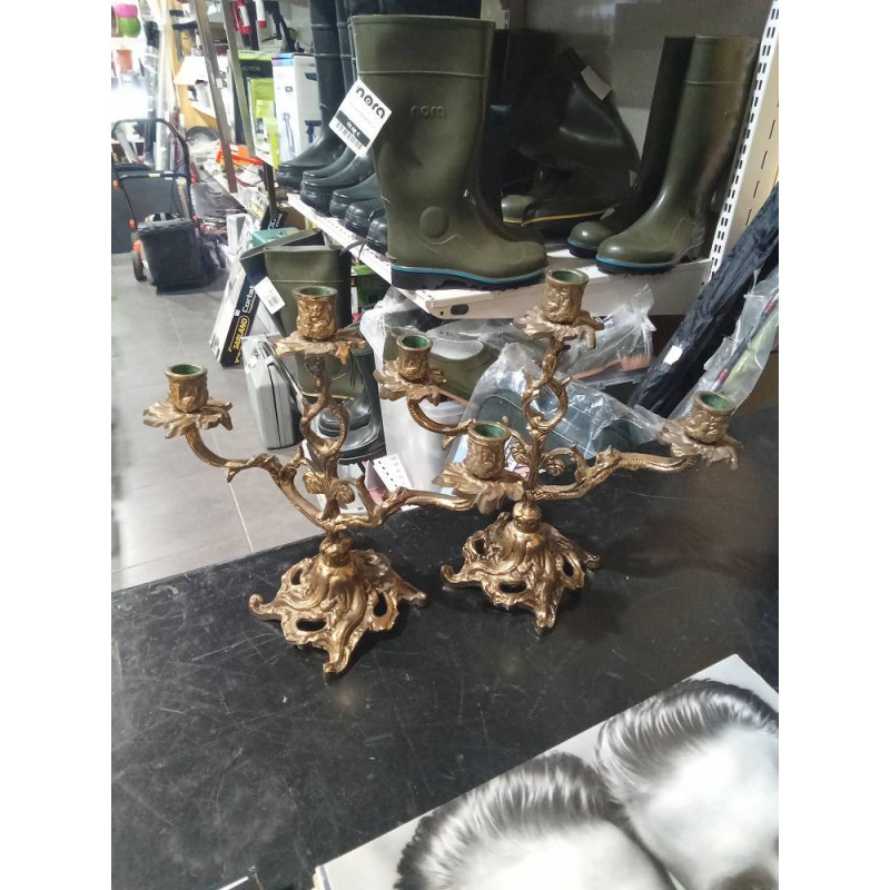 PAREJA CANDELABROS