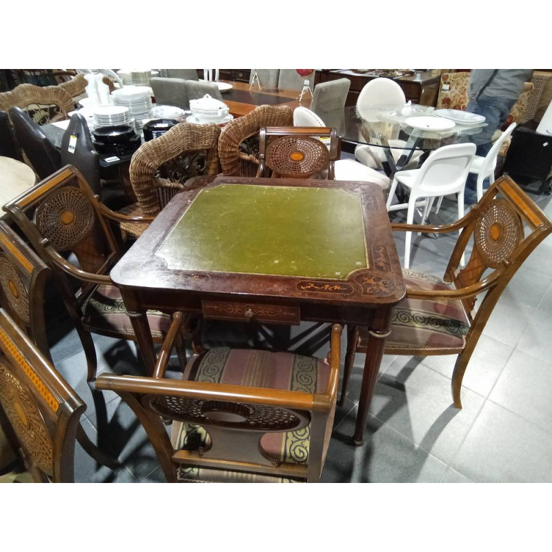 MESA DE JUEGOS CON 4 SILLAS 