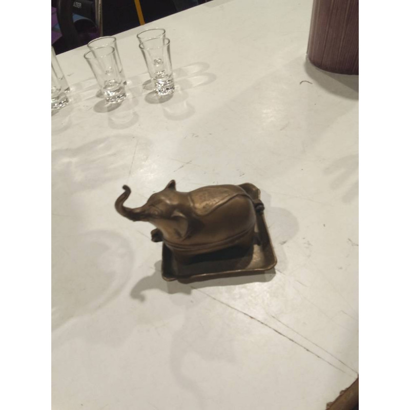 ELEFANTE METAL