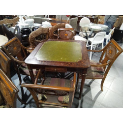 MESA DE JUEGOS CON 4 SILLAS 