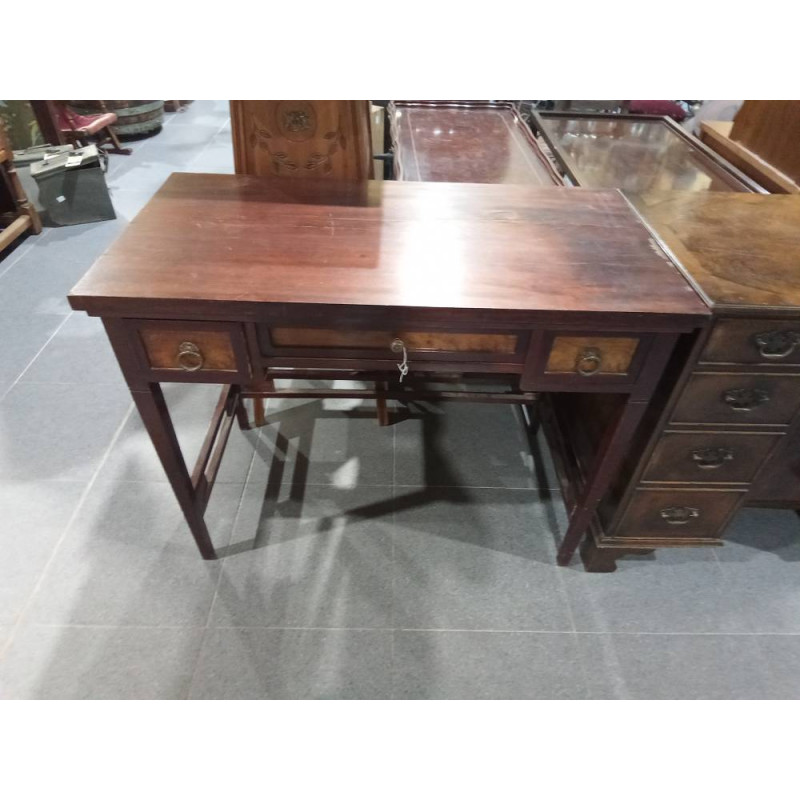 ESCRITORIO ANTIGUO